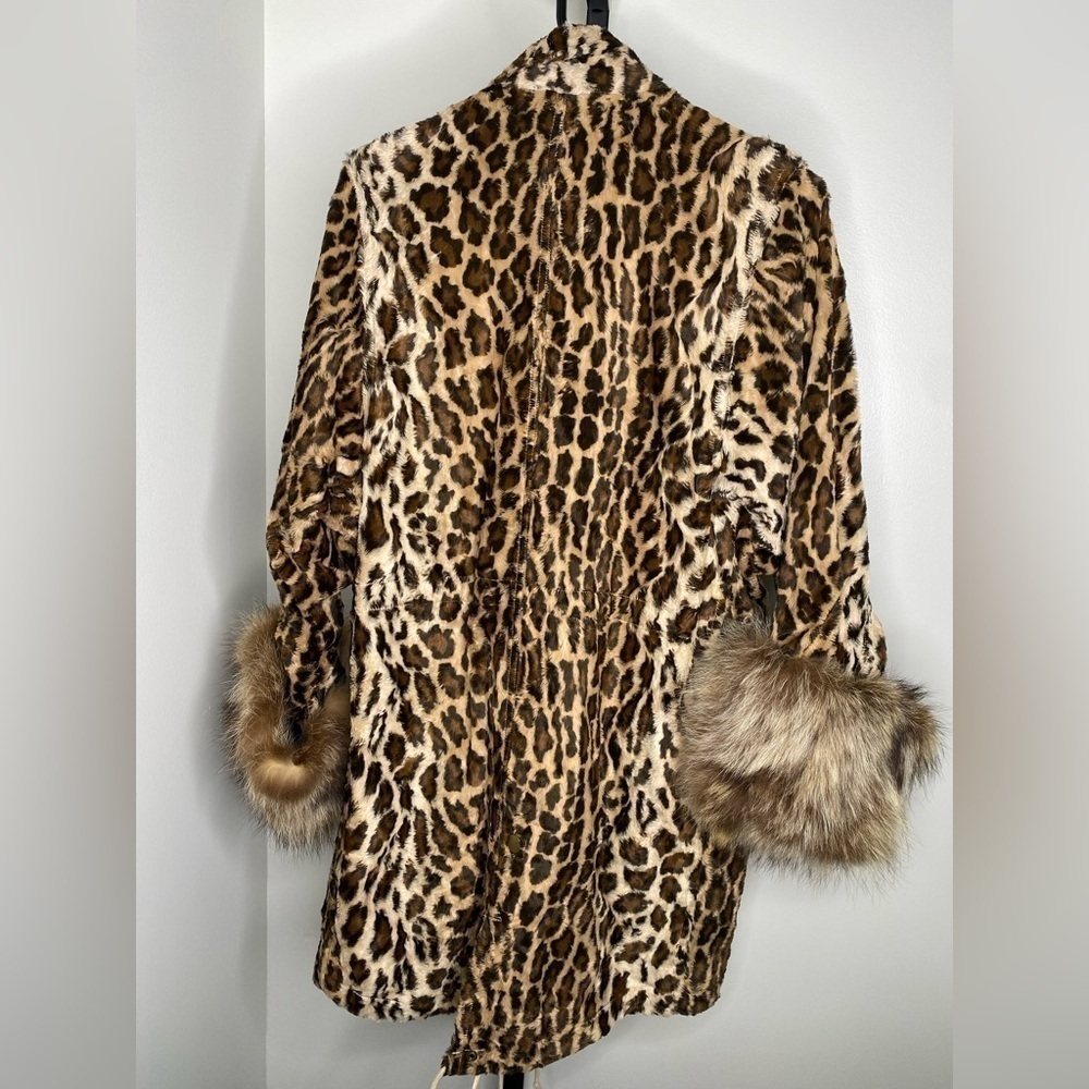 Elizabeth and James Fur Coat with Detachable Collar 🌟 - Picture 4 of 6